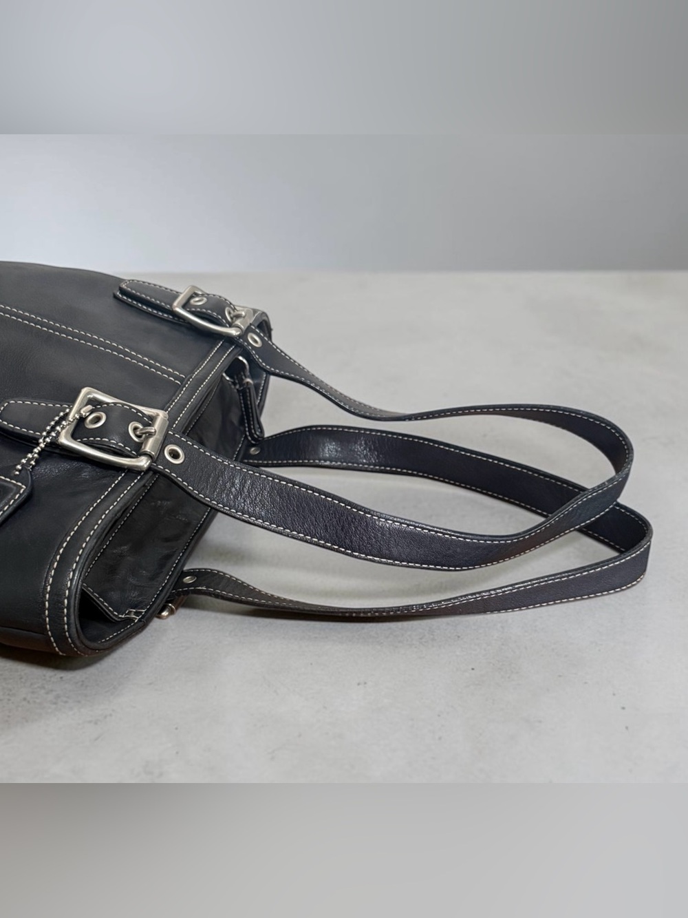 Authentic Coach Hampton Classic Black Leather Bag with Contrast Stitching! - Picture 8 of 12